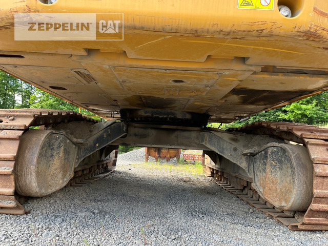 Crawler excavator Cat 374FL: picture 6