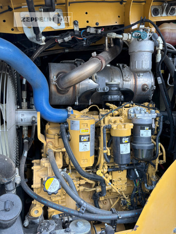 Wheel loader Cat 918M: picture 15