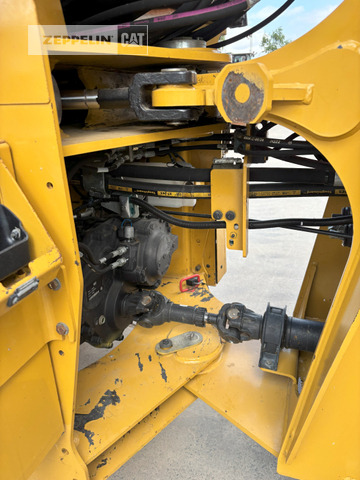 Wheel loader Cat 918M: picture 17