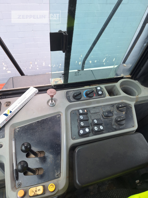 Wheel loader Cat 950GC: picture 13