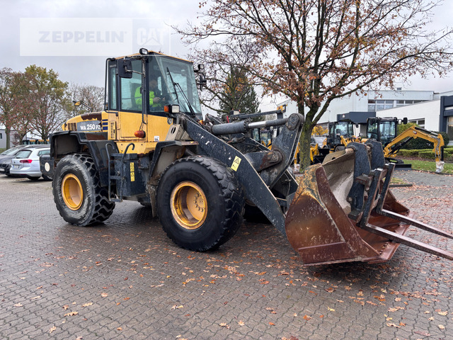 Komatsu WA250 - Wheel loader: picture 4 Komatsu WA250 - Wheel loader: picture 4