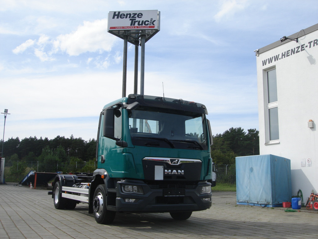 Hook lift truck MAN TG-M 15.250 BL Abrollkipper: picture 9