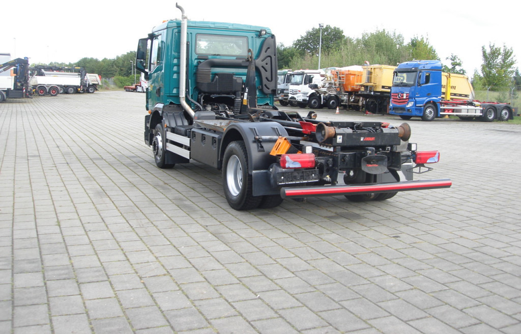 Hook lift truck MAN TG-M 15.250 BL Abrollkipper: picture 11