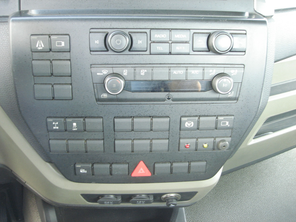 MAN TG-M 15.250 BL Abrollkipper - Hook lift truck: picture 4 MAN TG-M 15.250 BL Abrollkipper - Hook lift truck: picture 4