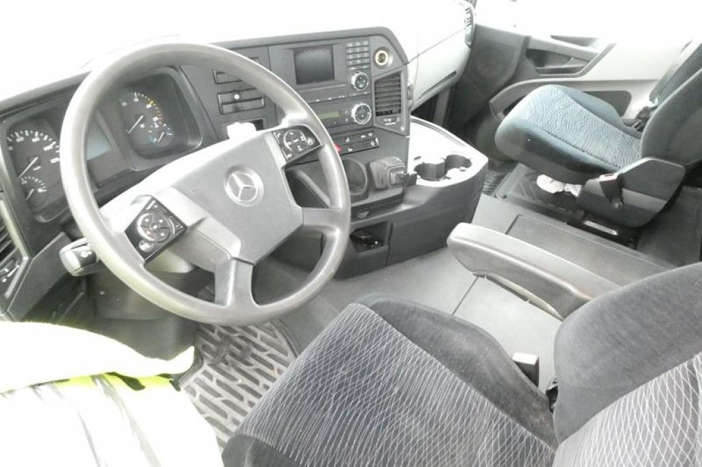 Crane truck Mercedes-Benz Antos 2543 L/6x2 Pritsche Heckkran: picture 12