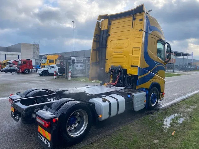 Volvo FH 13.460 trekker, met XL cabine, special paint en incl parc cool, fridge, - Tractor unit: picture 4 Volvo FH 13.460 trekker, met XL cabine, special paint en incl parc cool, fridge, - Tractor unit: picture 4