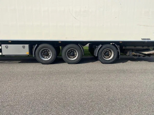 Van Eck koelvries 3 asser stuuras,met carrier vector koelmotor, apk gekeurd - Refrigerator semi-trailer: picture 5 Van Eck koelvries 3 asser stuuras,met carrier vector koelmotor, apk gekeurd - Refrigerator semi-trailer: picture 5