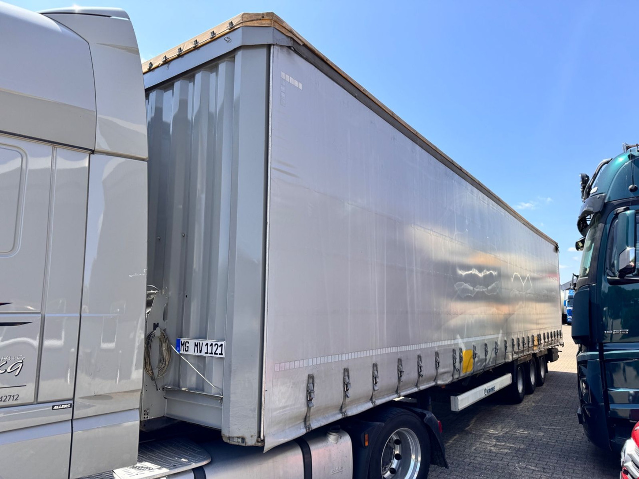Krone SD Curtainsider MEGA Jumbo XL Zert Getränke etc - Curtainsider semi-trailer: picture 4 Krone SD Curtainsider MEGA Jumbo XL Zert Getränke etc - Curtainsider semi-trailer: picture 4