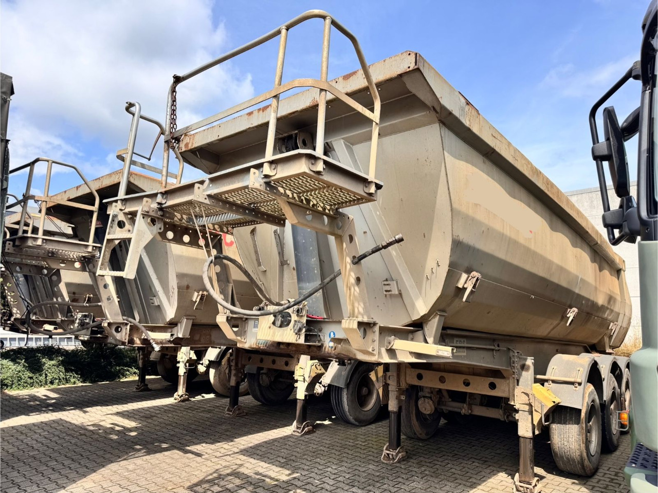 Menci SA700R Kipper Mulde 27m³ Lift Stahl 3 Stück - Tipper semi-trailer: picture 1 Menci SA700R Kipper Mulde 27m³ Lift Stahl 3 Stück - Tipper semi-trailer: picture 1