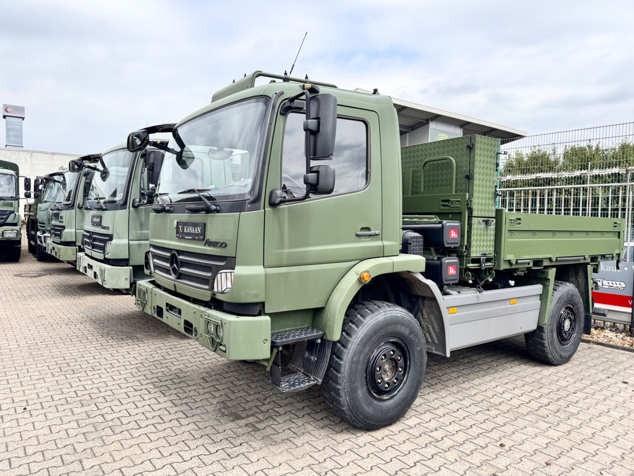 Mercedes-Benz 1018 Atego 4x4 Allrad Camper - Flatbed van: picture 2 Mercedes-Benz 1018 Atego 4x4 Allrad Camper - Flatbed van: picture 2