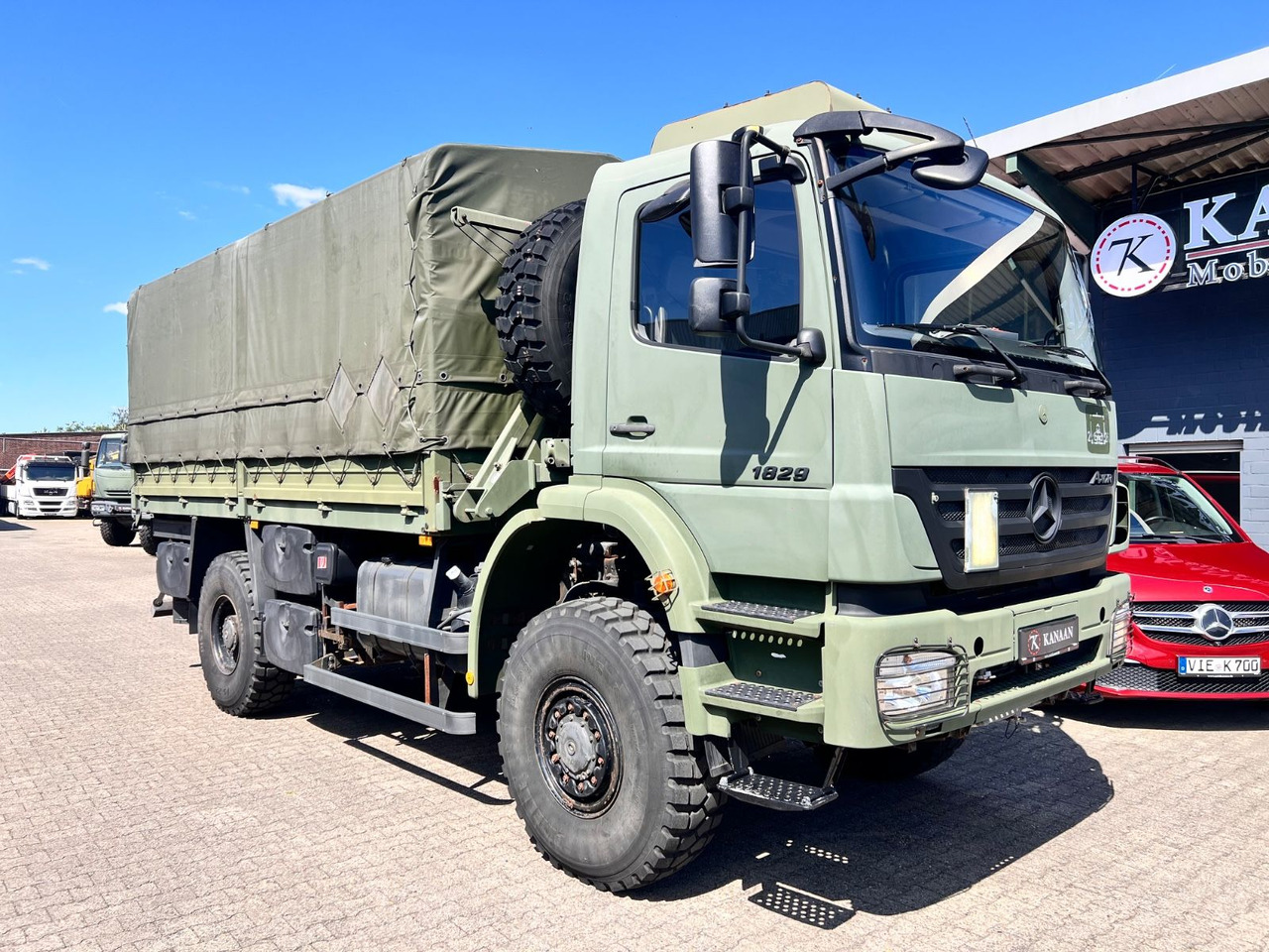 Mercedes-Benz 1829 A Axor 4x4 EX- 31 TKM Camper Expedi - Curtainsider truck: picture 1 Mercedes-Benz 1829 A Axor 4x4 EX- 31 TKM Camper Expedi - Curtainsider truck: picture 1