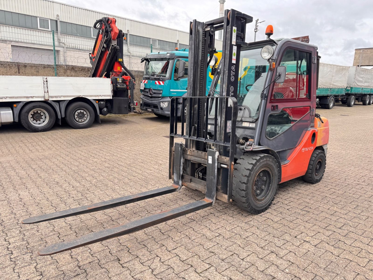 Toyota Tonero 35 Diesel Stapler 3.274h Sideshift - Diesel forklift: picture 3 Toyota Tonero 35 Diesel Stapler 3.274h Sideshift - Diesel forklift: picture 3