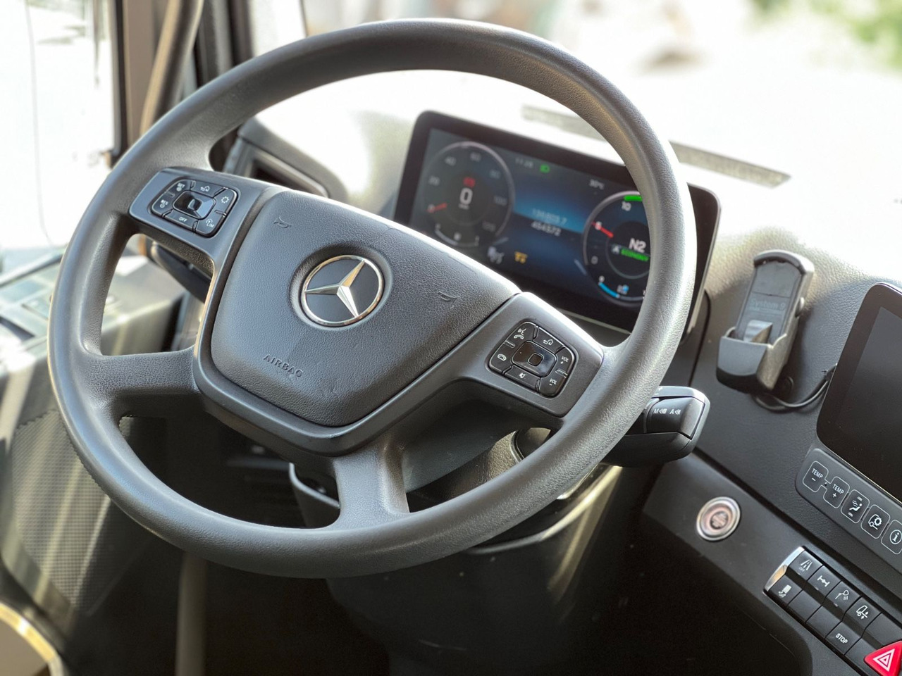 Tractor unit Mercedes-Benz 1846 LS  Actros 5 4x2 Kipphydraulik: picture 18