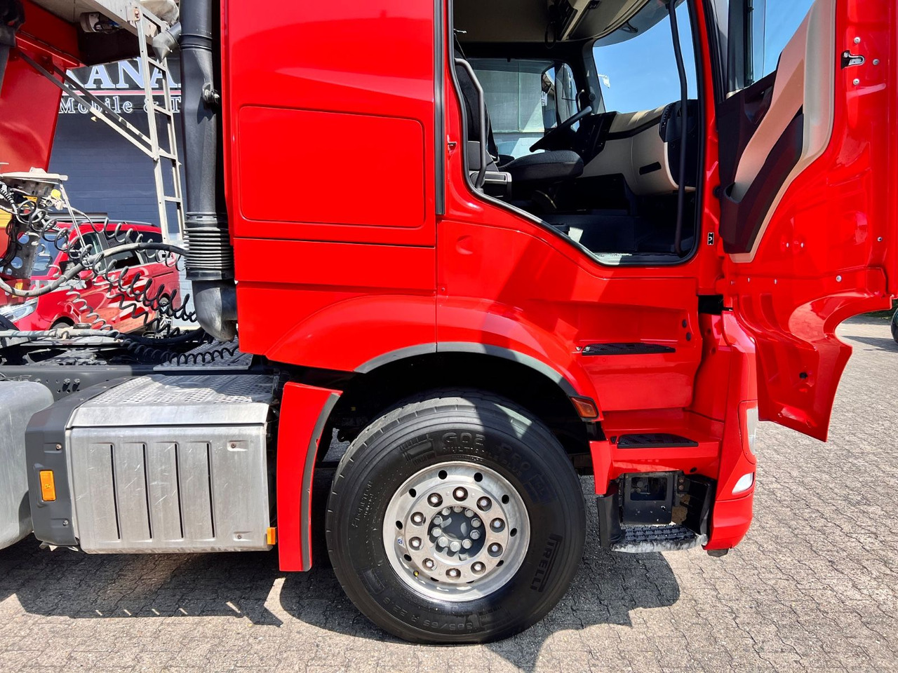 Tractor unit Mercedes-Benz 1846 LS  Actros 5 4x2 Kipphydraulik: picture 9