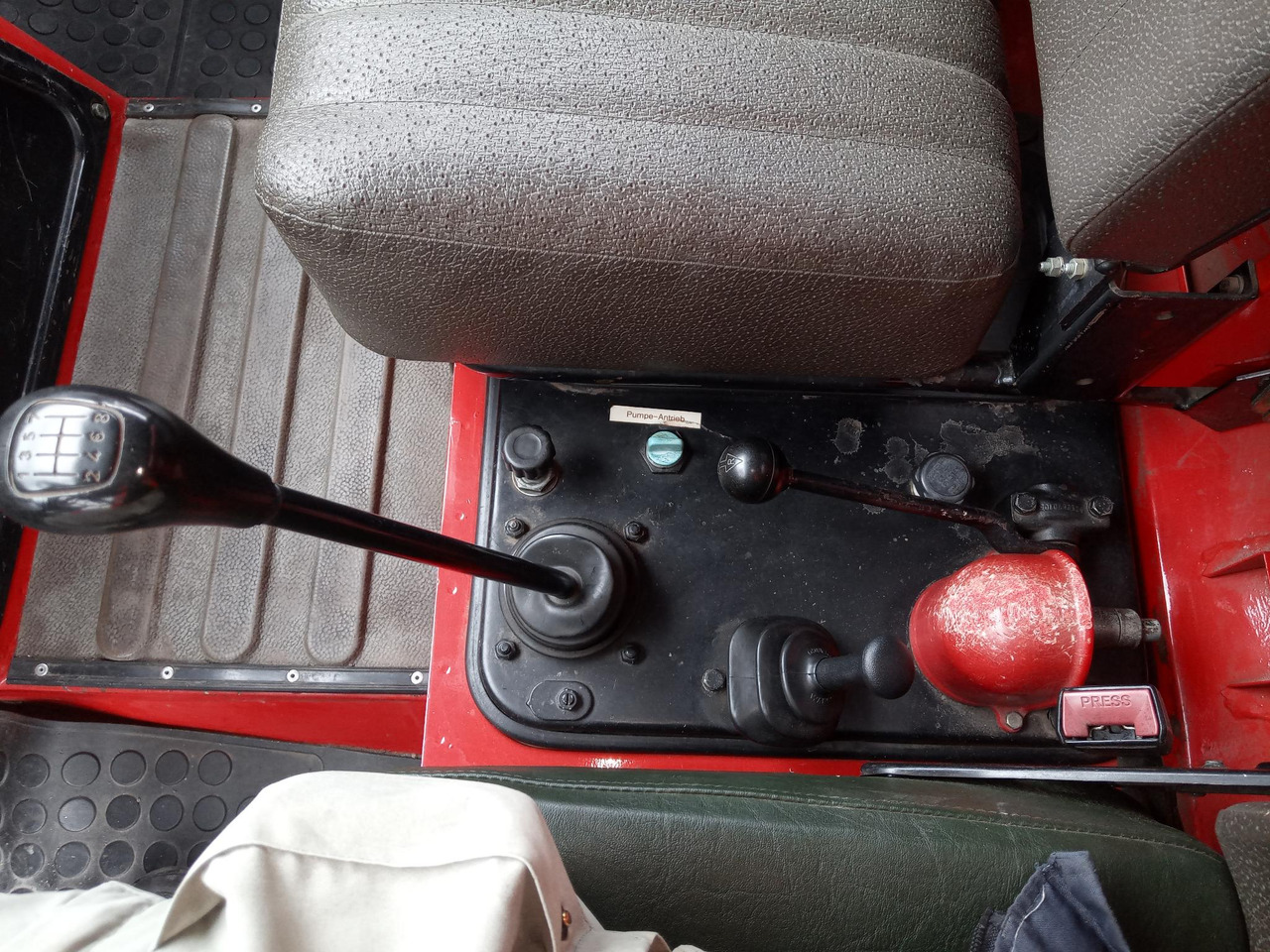 Fire truck Mercedes Benz Unimog U1300L Unimog Firetruck: picture 10 Fire truck Mercedes Benz Unimog U1300L Unimog Firetruck: picture 10