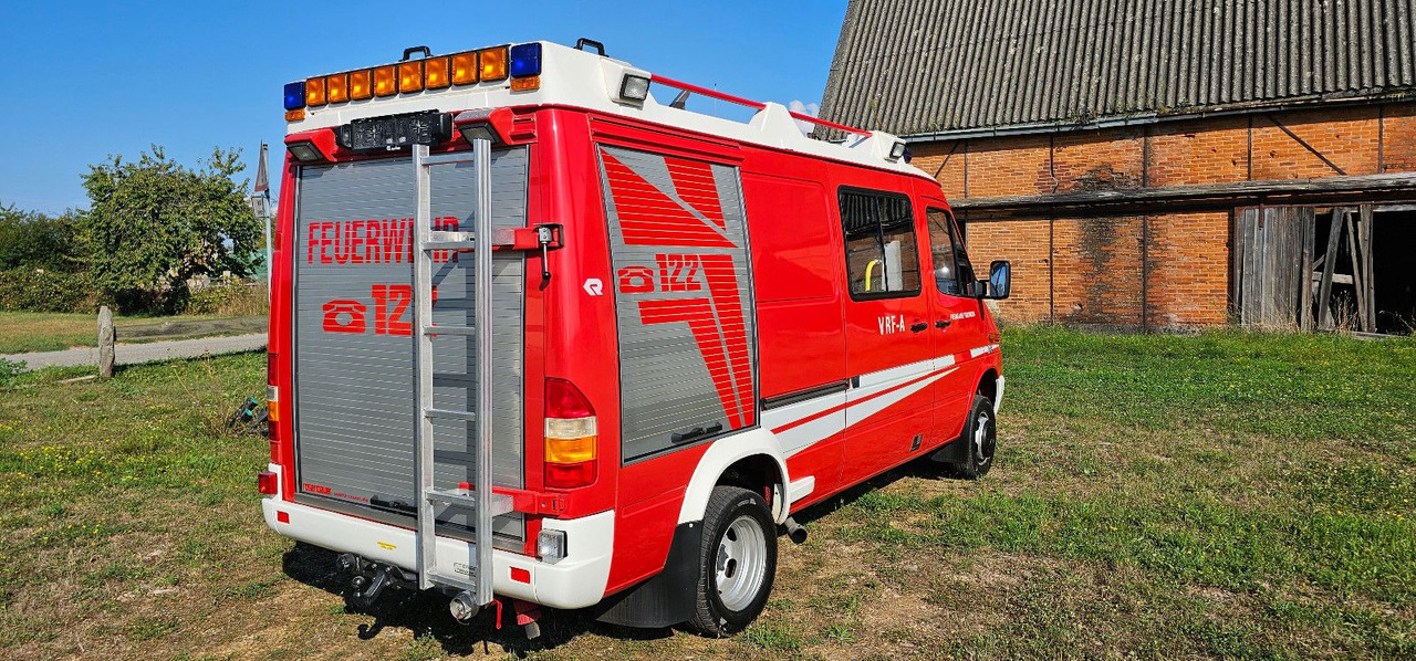 Mercedes-Benz Allrad Sprinter 416 Feuerwehr 4x4 VAN - Van: picture 5 Mercedes-Benz Allrad Sprinter 416 Feuerwehr 4x4 VAN - Van: picture 5