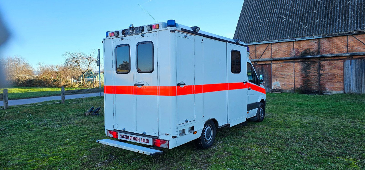 Volkswagen Crafter ELW Rettungswagen Camper Van - Ambulance: picture 5 Volkswagen Crafter ELW Rettungswagen Camper Van - Ambulance: picture 5