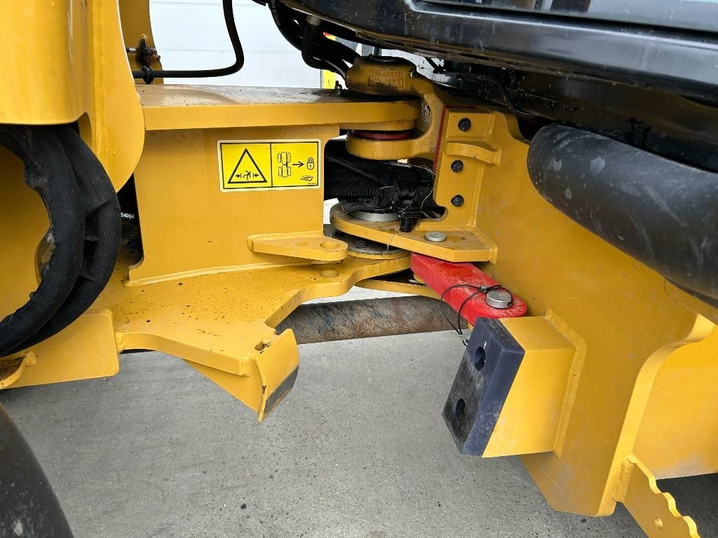 Skid steer loader CAT 906: picture 10