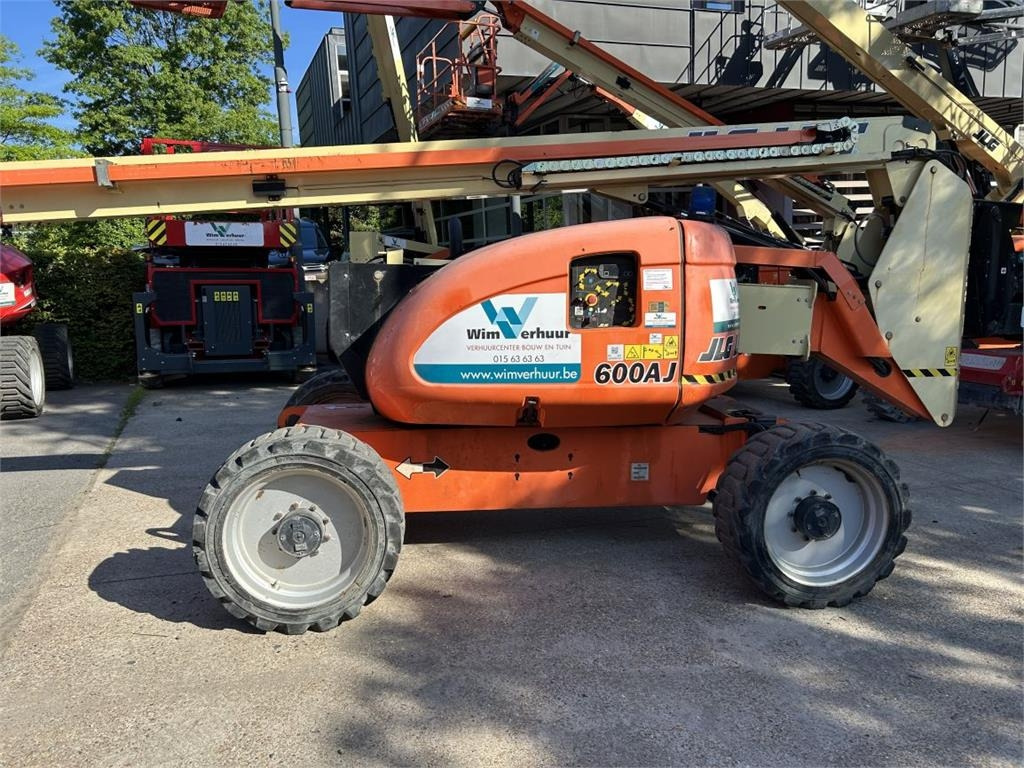 JLG 600 AJ (3218) - Articulated boom: picture 2 JLG 600 AJ (3218) - Articulated boom: picture 2