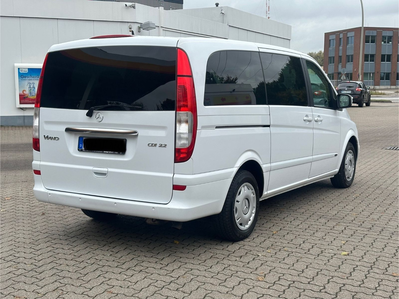 Mercedes-Benz Viano 2.2 CDI AMBIENTE extralang (Autom*133 tKm) - Passenger van: picture 2 Mercedes-Benz Viano 2.2 CDI AMBIENTE extralang (Autom*133 tKm) - Passenger van: picture 2