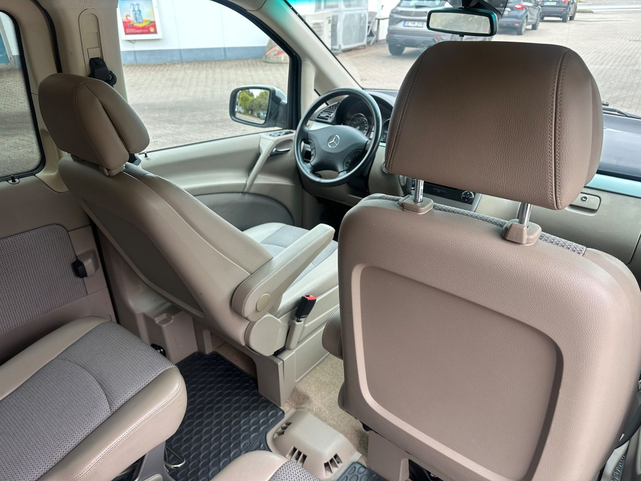 Mercedes-Benz Viano 2.2 CDI AMBIENTE extralang (Autom*133 tKm) - Passenger van: picture 3 Mercedes-Benz Viano 2.2 CDI AMBIENTE extralang (Autom*133 tKm) - Passenger van: picture 3