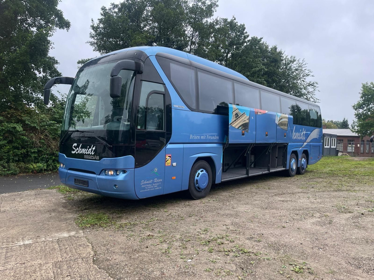 Neoplan Tourliner L P22 (59 Sitze*Schalt*TOP*DE) - Coach: picture 3 Neoplan Tourliner L P22 (59 Sitze*Schalt*TOP*DE) - Coach: picture 3