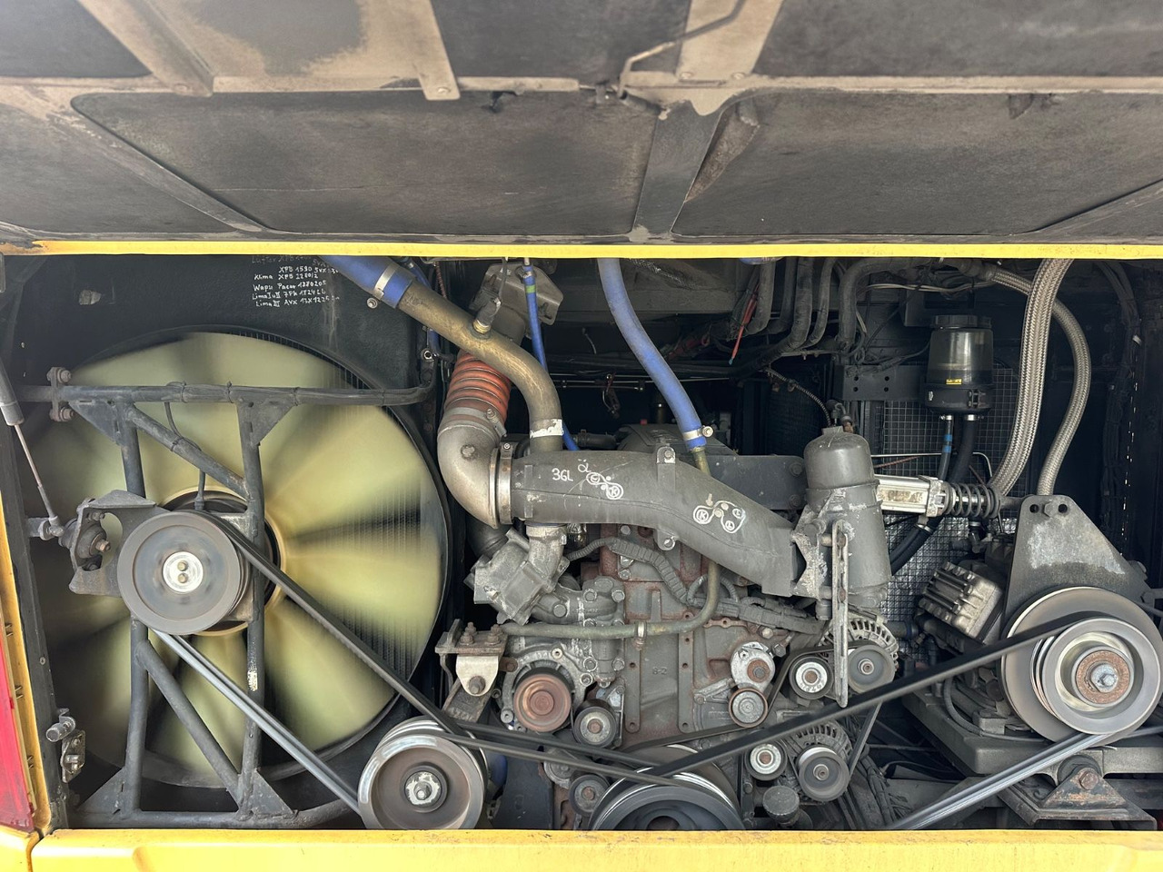 Vanhool TX17 Astron (TOP*57 Sitze) 417 HDH/ 517 HDH - Coach: picture 4 Vanhool TX17 Astron (TOP*57 Sitze) 417 HDH/ 517 HDH - Coach: picture 4