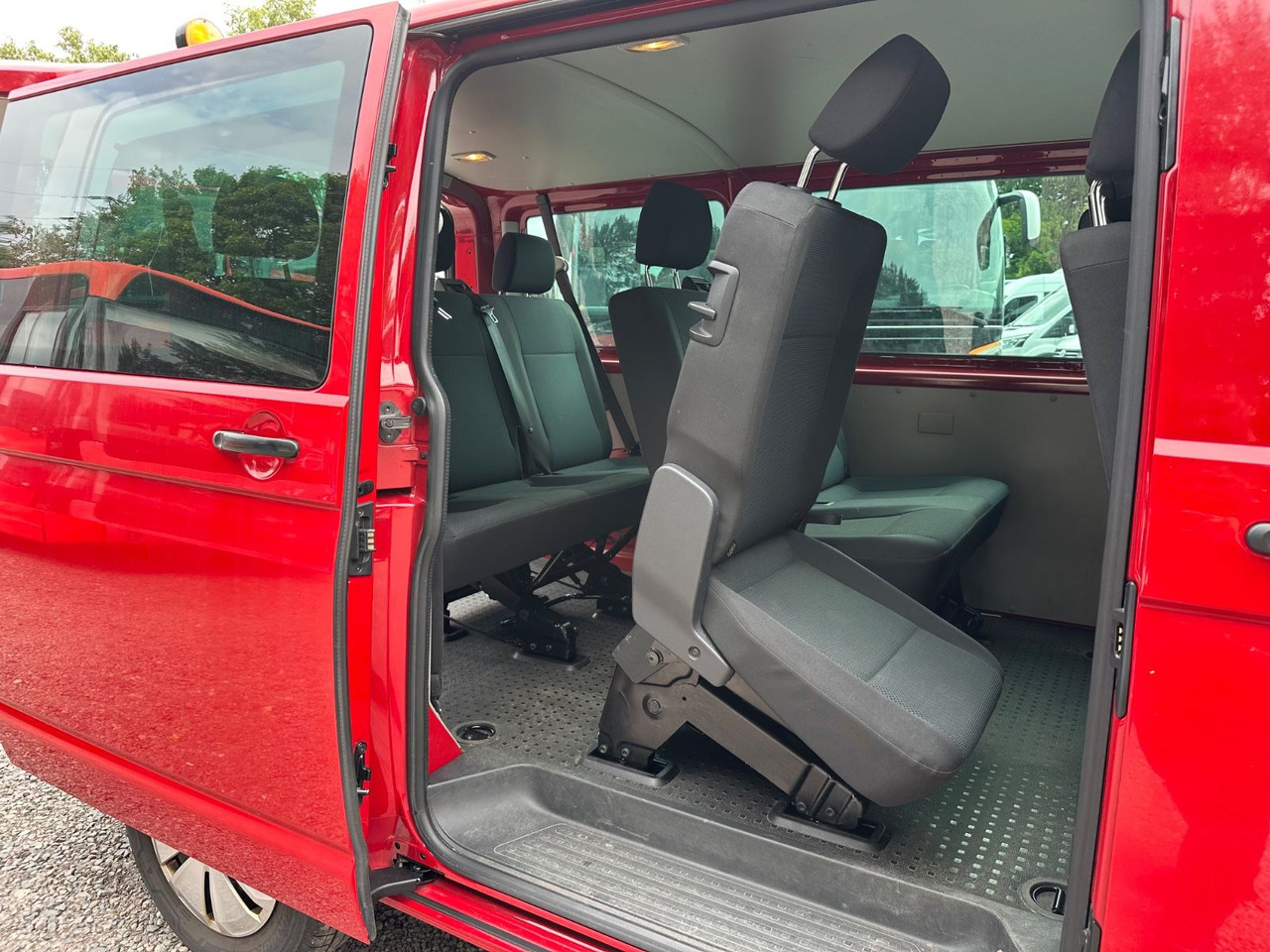 Volkswagen T6 Kombi (PDC Hi*ACC*StandHz*9 Sitzer*AC) - Passenger van: picture 5 Volkswagen T6 Kombi (PDC Hi*ACC*StandHz*9 Sitzer*AC) - Passenger van: picture 5